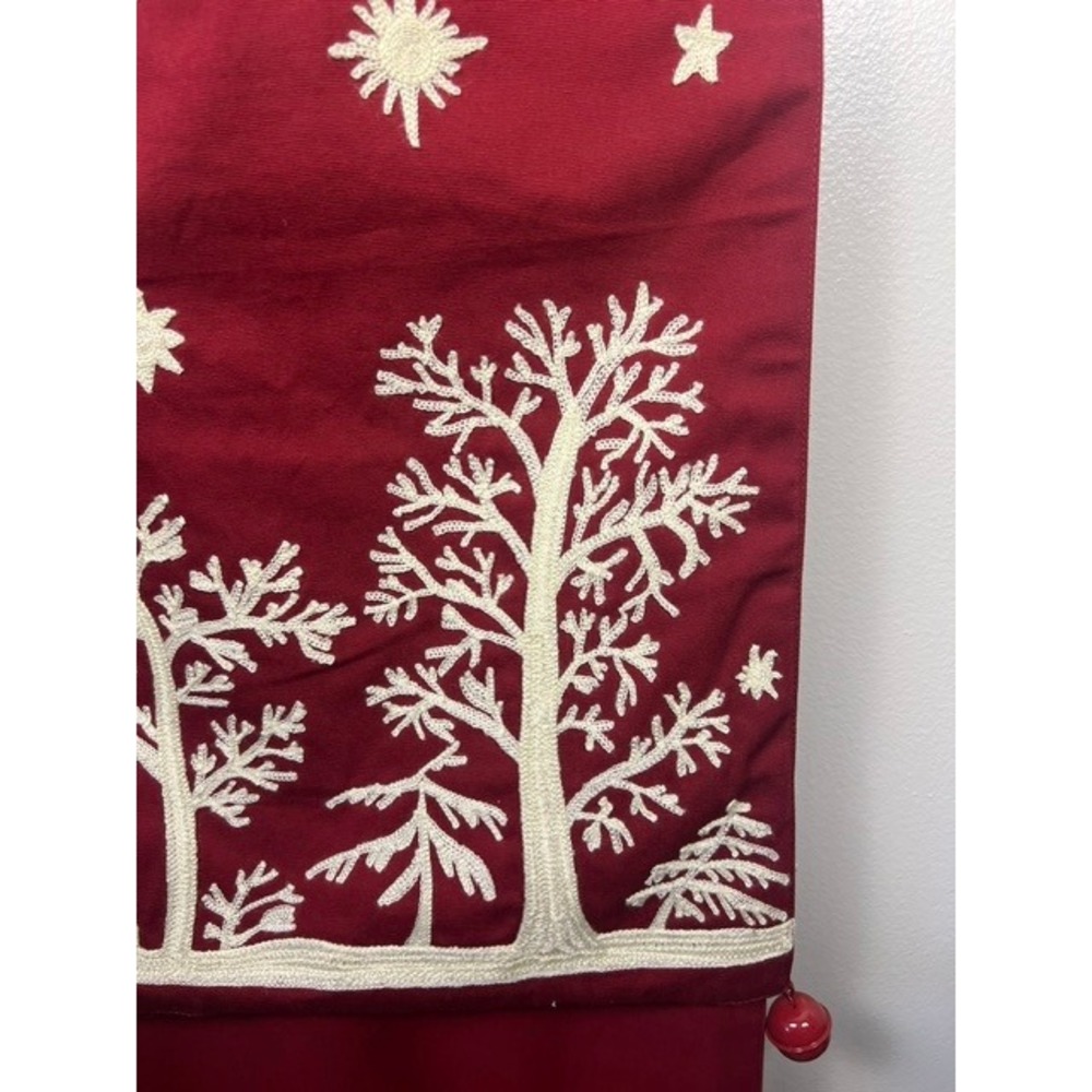 Pottery Barn Red Christmas Table Runner Santa Reindeer Crewel Embroidered 108x18 - Picture 9 of 10